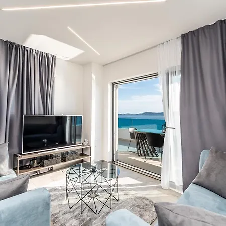 Πανσιόν Luxury Fresca Bibinje